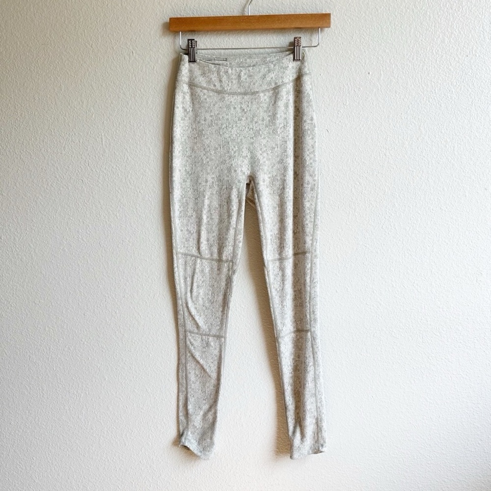 GYMSHARK Compression Fit Fleur Texture Leggings Washed
Khaki Marl Extra Small